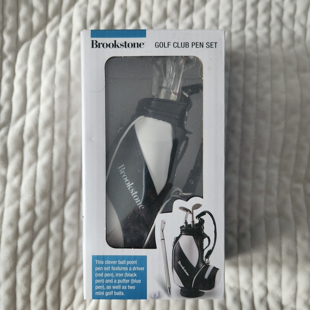 Brookstone Golf Club Pen Set in Black and White